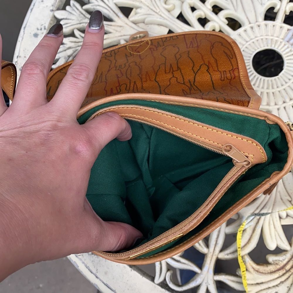 Crossbody - Picture 5 of 6